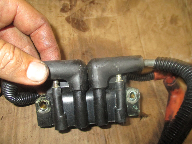 Evinrude 225 hp Ficht outboard dual ignition coil 586533