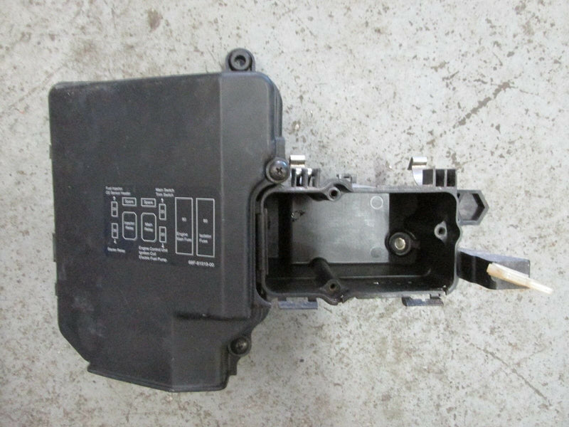 2002 Yamaha Outboard 200 hpdi LZ200TXRA electronics box + cover 68F-81948-00-00