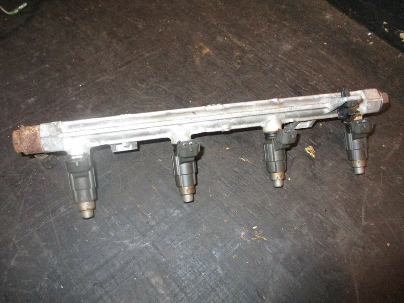 Suzuki DF70 70hp outboard fuel rail with injector set (15751-99E00)