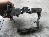Load image into Gallery viewer, 1990 Evinrude VE120TLESB 120hp outboard plastic mounting bracket 584019

