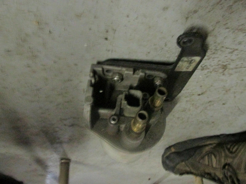 2003 Evinrude Ficht outboard 2 stroke 250hp E250FPLSTR fuel filter housing 50012