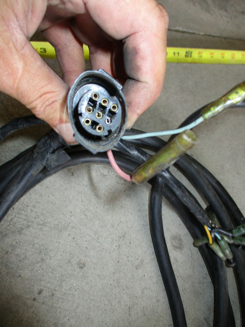 Suzuki outboard round black plug style 20ft extension BROKEN PLUG