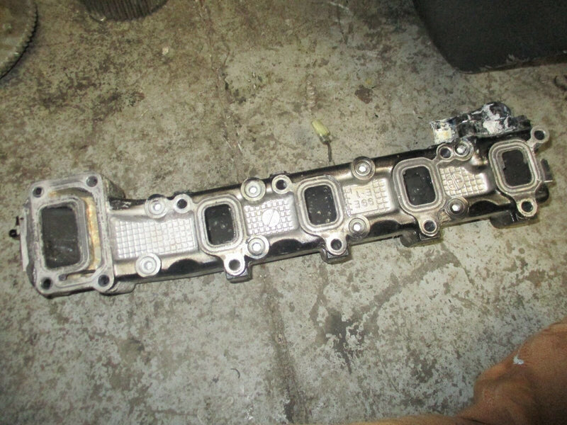 2003 Suzuki 70hp 4-stroke outboard exhaust manifold 14110-99e10-019