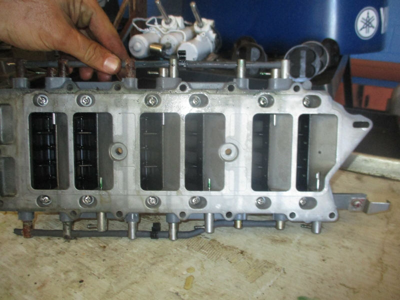Yamaha HPDI 300hp outboard intake manifold with reeds (60V-13624-00-1S)