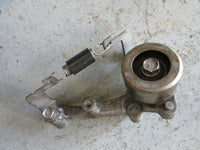 Load image into Gallery viewer, 2002 Yamaha outboard Z200TXRA 2 stroke 200hp belt tensioner 68F-11590-00-00
