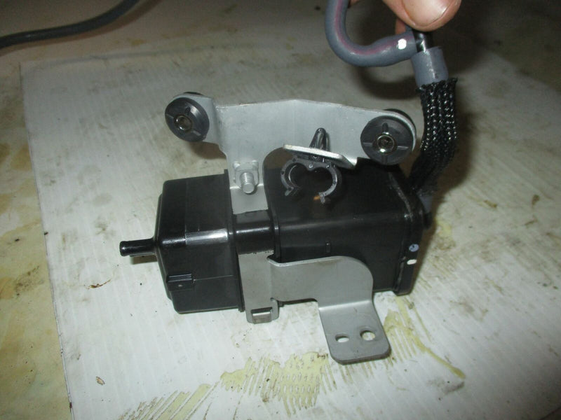 Yamaha 200hp 4 stroke outboard air canister (6P2-24170-00-00)