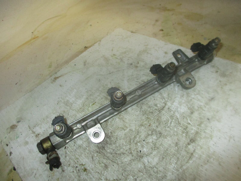 Suzuki DF70 4 stroke outboard fuel rail and injector set (15710-66D00)