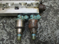 Load image into Gallery viewer, 1998 Suzuki Outboard DT225 2-stroke fuel rail and injector set 15710-92E01
