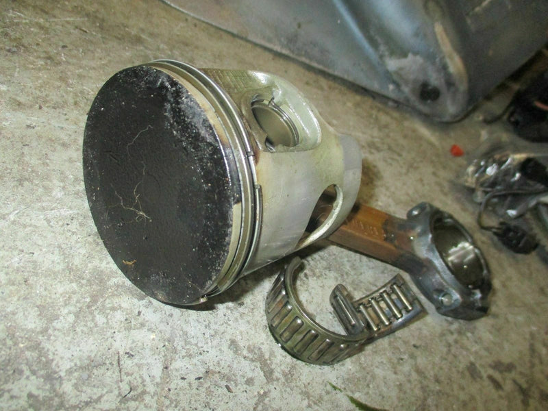 2002 Yamaha outboard 250hp SWSII OX66 starboard piston and rod 69l-11631-00-85