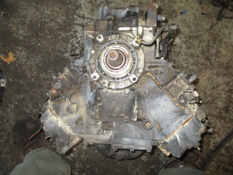 Evinrude outboard 100 hp 2-stroke E100STLESB crankcase powerhead
