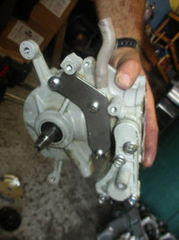 Load image into Gallery viewer, Suzuki 2.5hp 4 stroke outboard crankcase block (11200-97J00)
