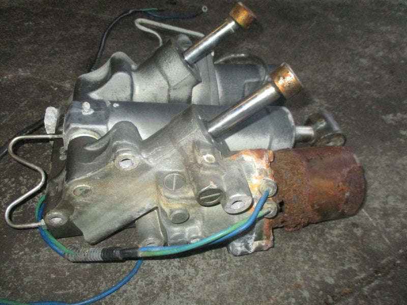 Suzuki DT225 225hp 2 stroke outboard tilt trim unit