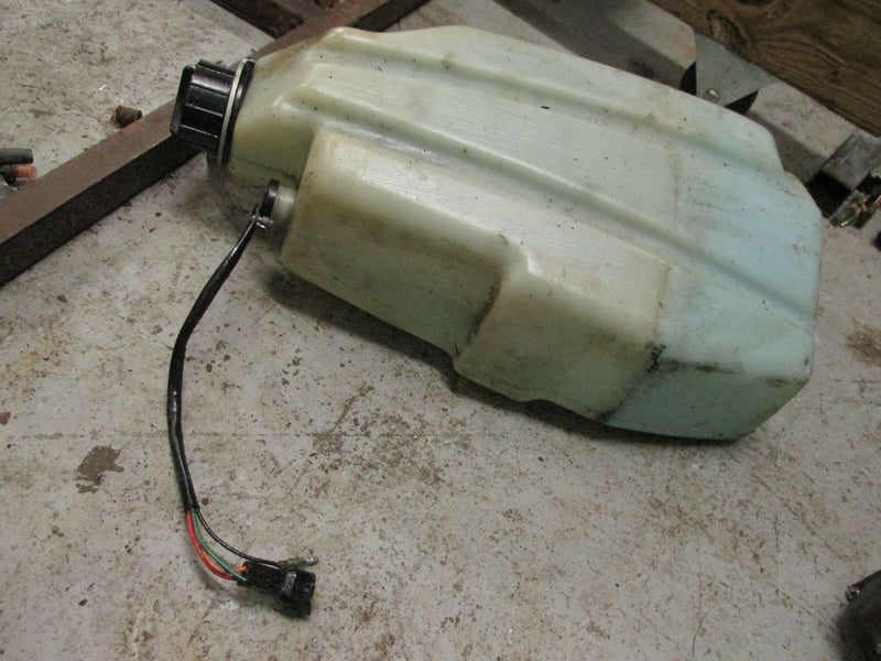 1997 Suzuki DT140 2 stroke 140hp 14003-751427 oil tank 69110-94602