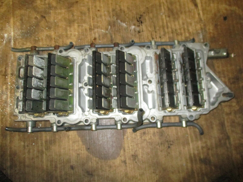 2000 Yamaha 200 hp OX66 V6 SWS outboard intake manifold/reeds 65l-13610-01