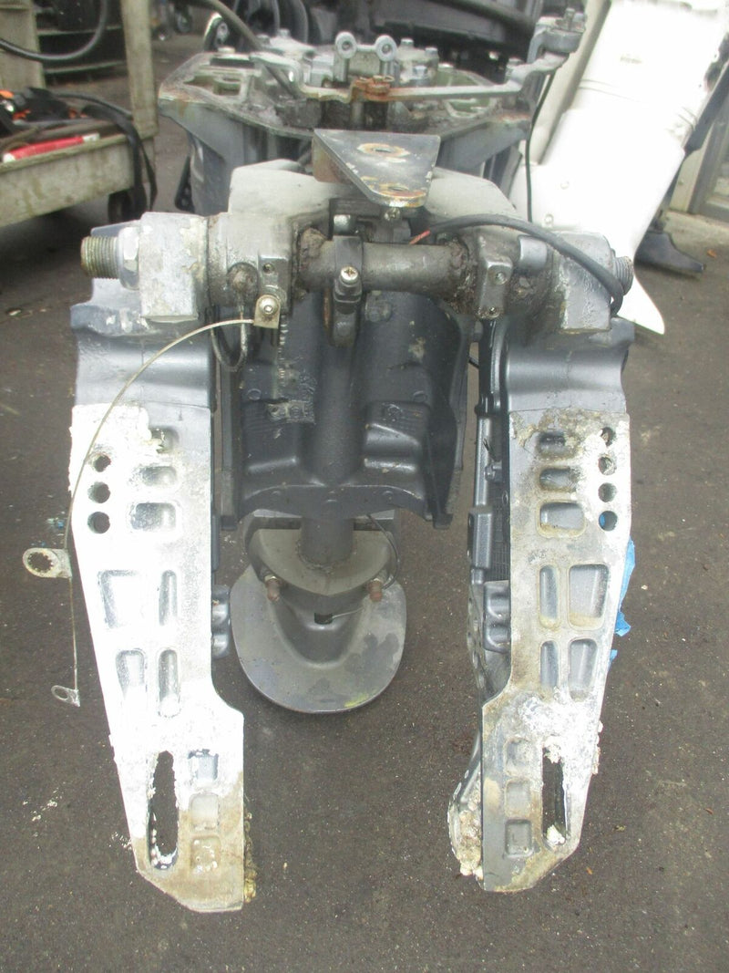 Yamaha 100hp 4 stroke outboard 20" shaft midsection