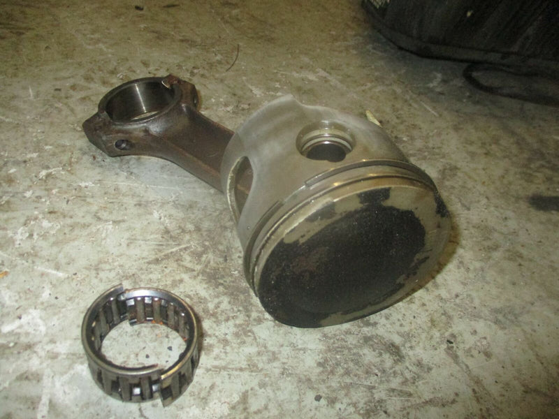Johnson 140hp 2 stroke outboard port piston and rod (432969)