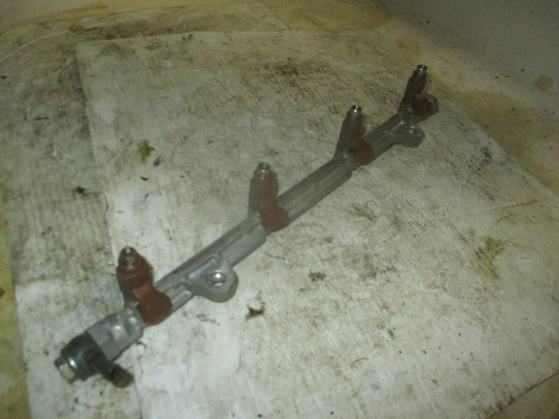 Suzuki DF150 150hp outboard fuel rail with injector set (15751-96J00)