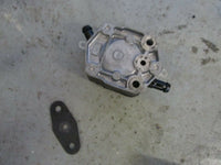 Load image into Gallery viewer, 2001 Yamaha outboard Z200TXRZ 2 stroke fuel pump 6E5-24410-10-00
