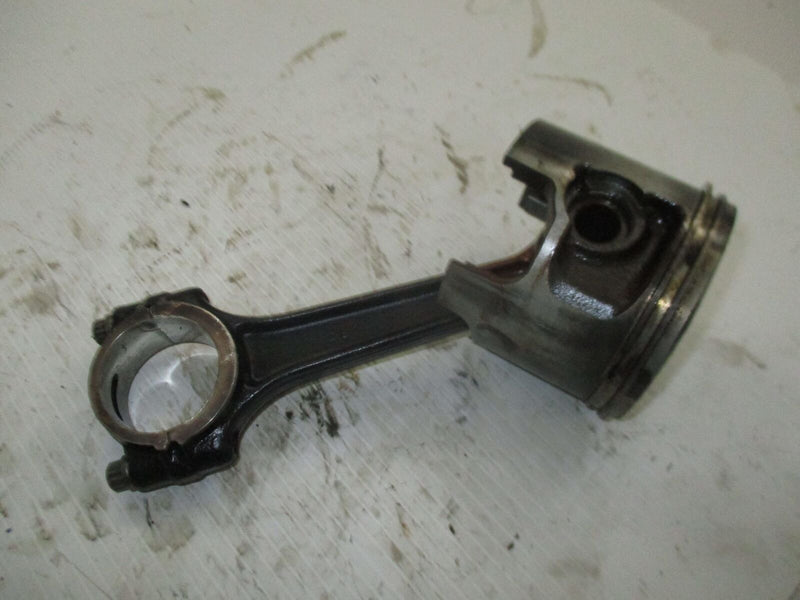 Mercury Black Max 225 hp 2 stroke outboard starboard piston and rod (647-822372)