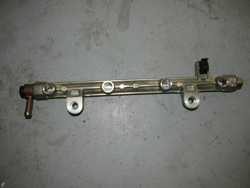 Suzuki Outboard DF 60 70 hp 06001F-031396 fuel rail 15751-99E00