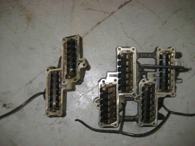 Johnson outboard 200 hp V6 ocean runner  reed valve 340758, 340793
