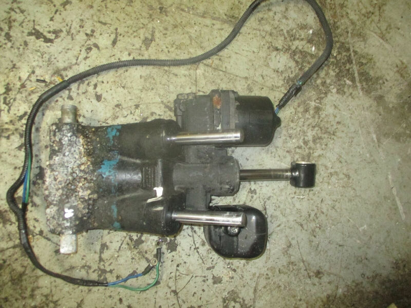 Suzuki DF70 70hp outboard tilt trim unit