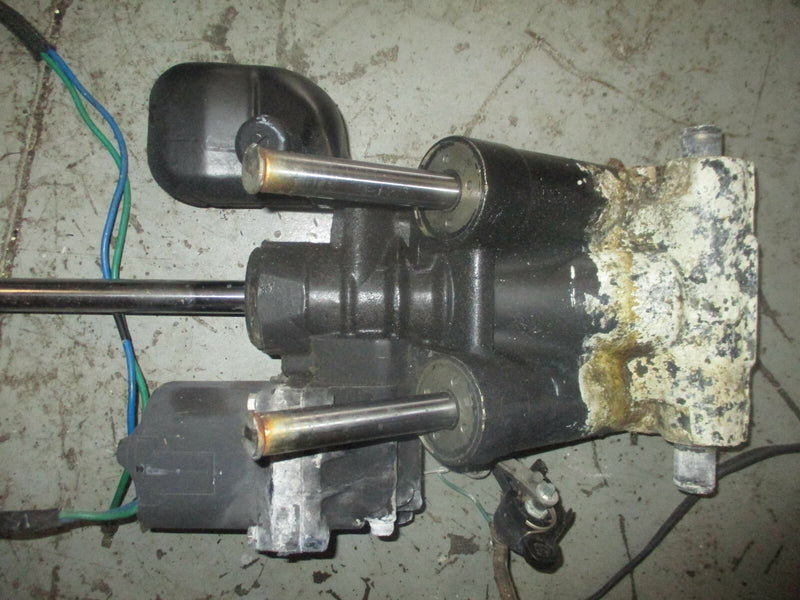 Evinrude ETEC 175hp outboard tilt trim unit