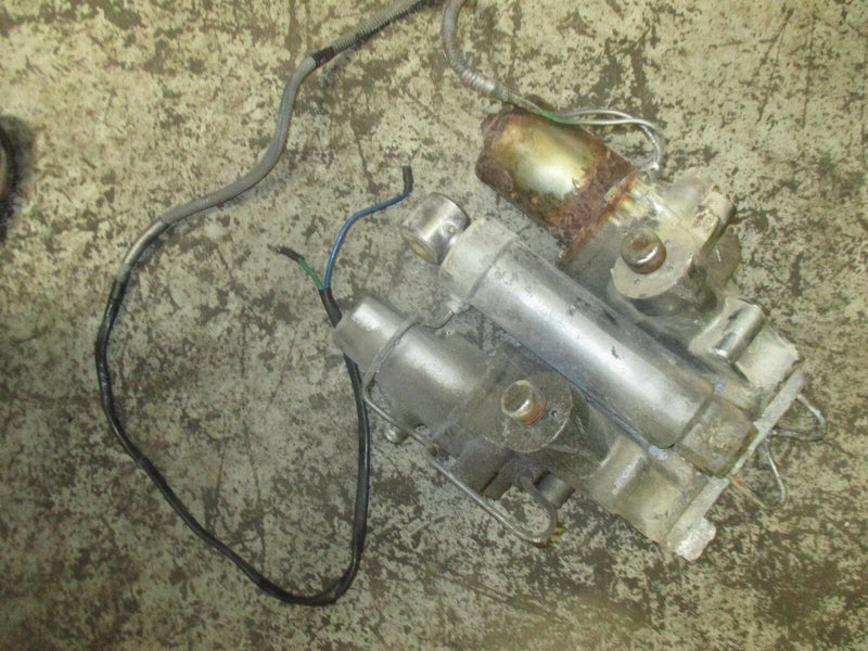 1996 Suzuki outboard DT 225hp 2-stroke power tilt and trim unit
