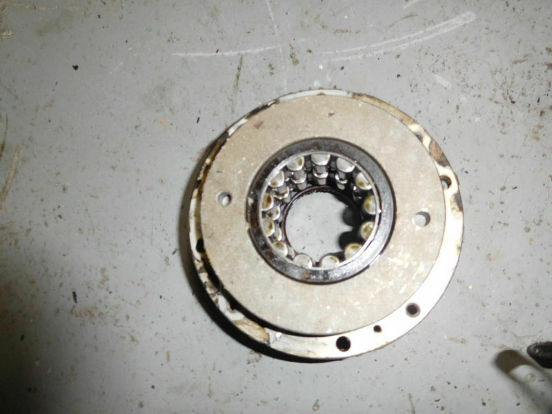 Johnson Evinrude 1988 evinrude E150TXCCA 150hp Crankshaft bearing carrier 321238