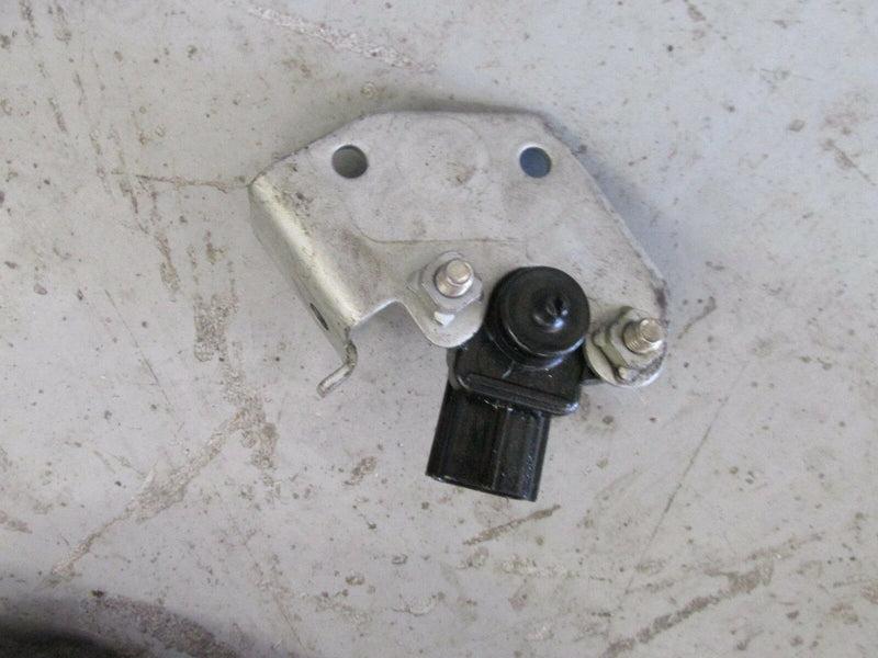 2000 Yamaha outboard Z200TXRY 2 stroke 200hp pressure sensor 67H-82380-00