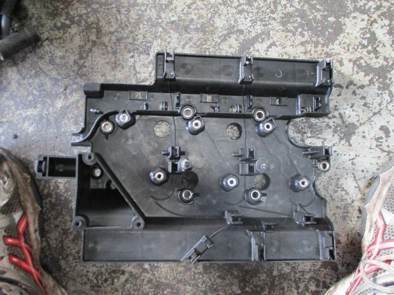 2005 Yamaha outboard F225TXRD 4 stroke 225hp Ignition coil mounting 69j-82316