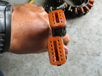 Load image into Gallery viewer, 2000 Evinrude Ficht 225hp outboard Stator 0586571
