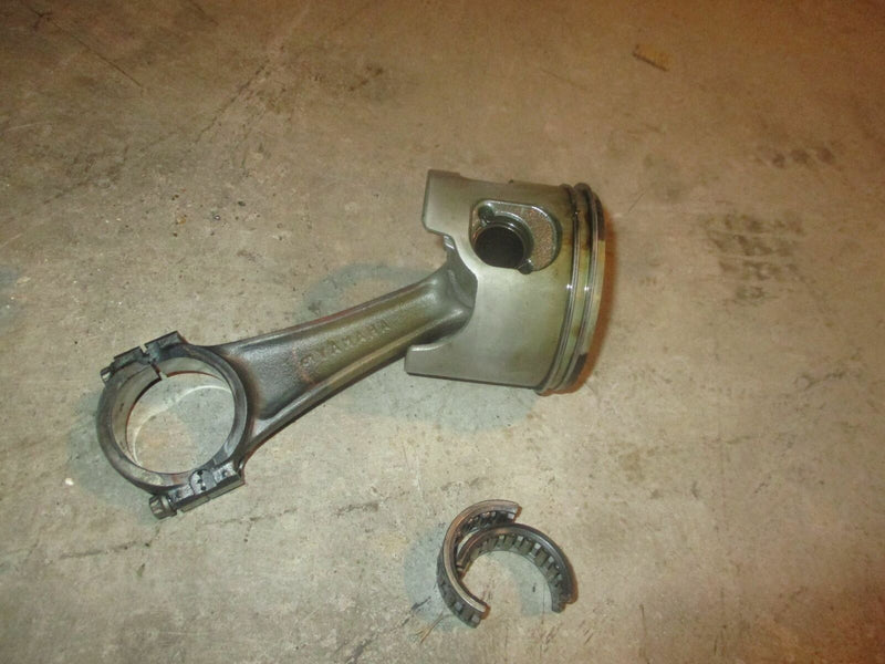 Yamaha SWS OX66 200hp outboard starboard piston and rod (68F-01)