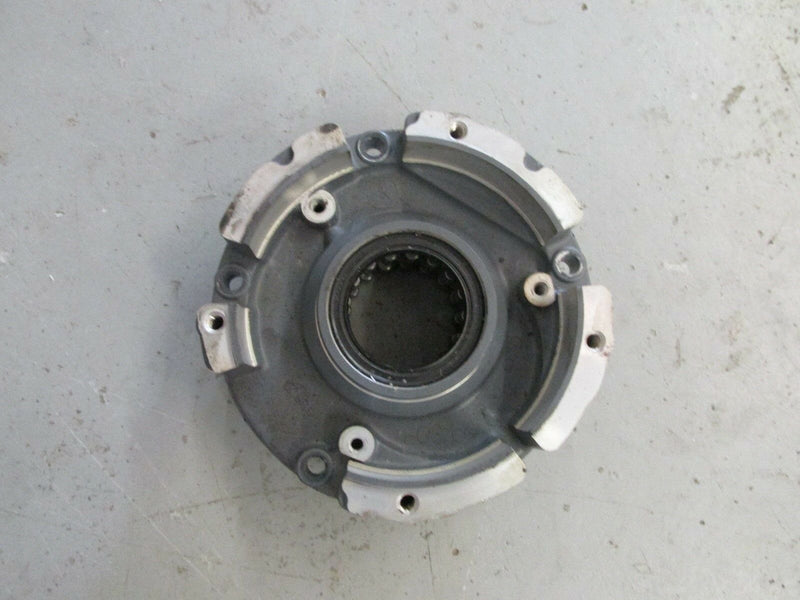 2004 Yamaha outboard LZ200TXRC 200hp hpdi crankshaft bearing carrier 68F-15163-0