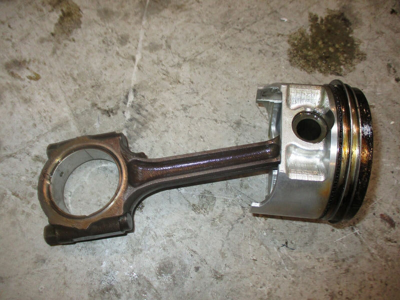 Suzuki DF140 140hp outboard piston and rod (12111-92J00)