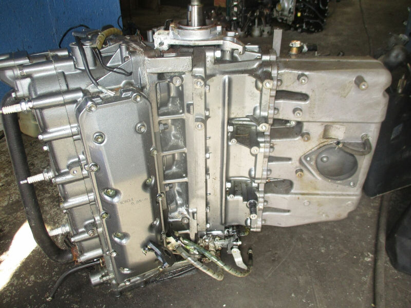 Suzuki DT200 200hp outboard crankcase powerhead