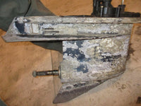 Load image into Gallery viewer, Evinrude 88hp 2 stroke outboard lower unit with 20" shaft
