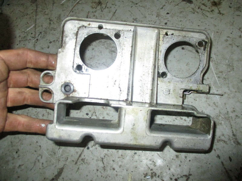 1990 Yamaha 40hp 2-stroke outboard intake manifold bracket
