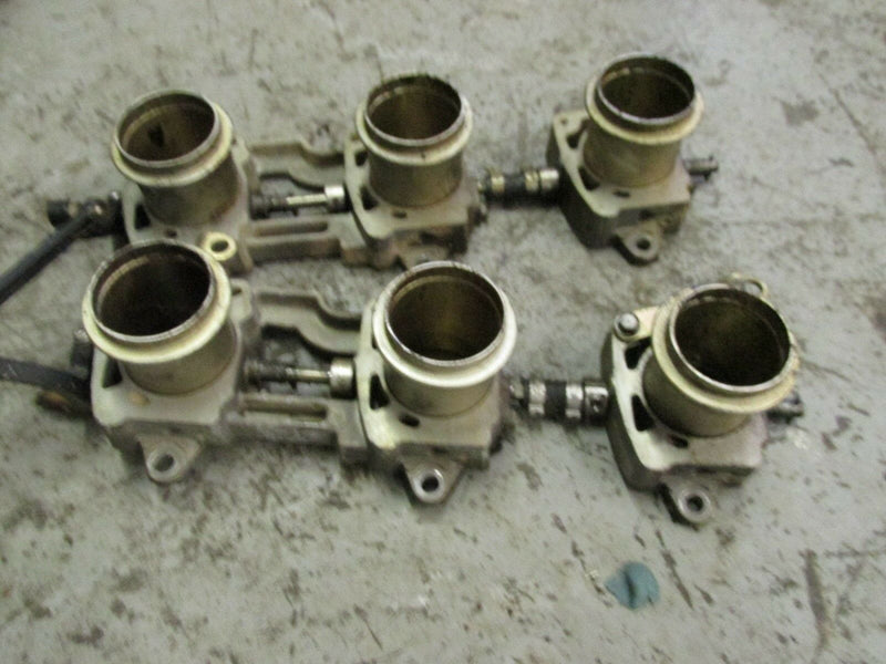 2003 Evinrude Ficht 200hp 2-stroke V-6 throttle body 188379