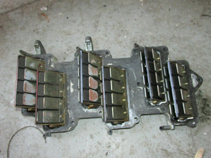 1989 Yamaha 225G-Excel 225 hp V-6 2-stroke intake manifold w/ reeds 6K7-13610-00
