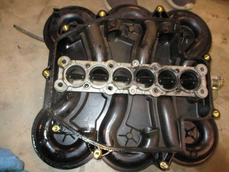 Johnson Suzuki DF225 225hp outboard intake collector (5035511)