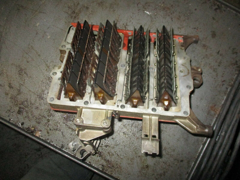 2009 Evinrude outboard 130hp ETEC 2-stroke intake manifold/reed valveset 5007024