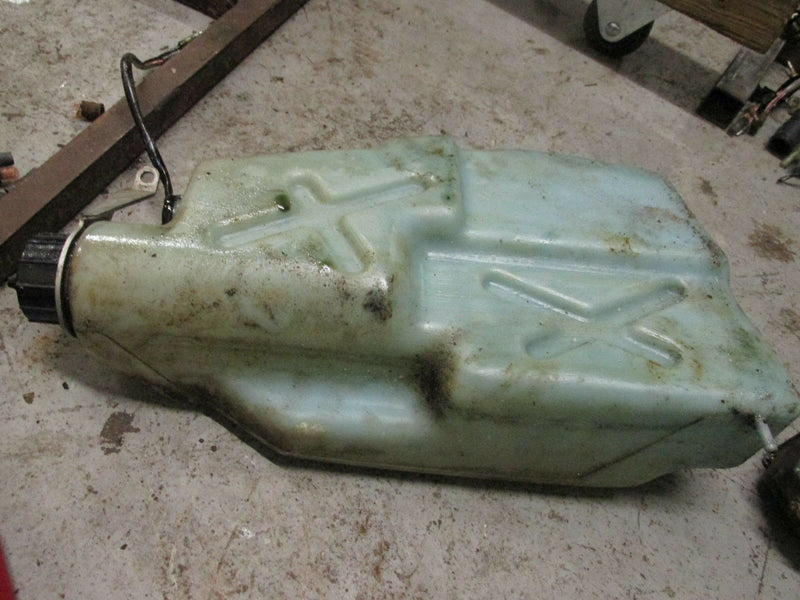 1997 Suzuki DT140 2 stroke 140hp 14003-751427 oil tank 69110-94602
