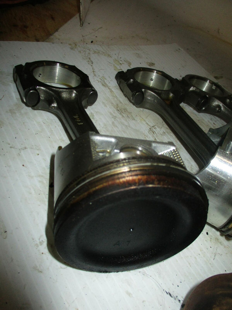 Johnson/ Suzuki DF115 outboard piston and rod set (5033653)