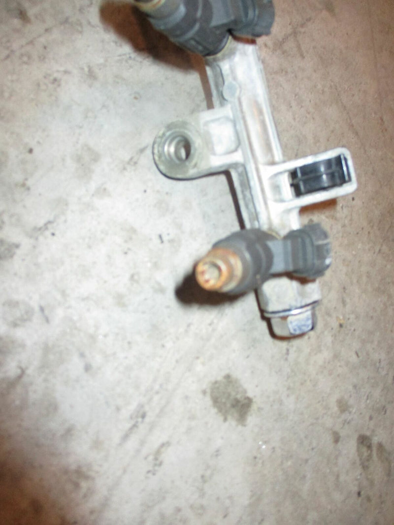 Suzuki DF70 70hp outboard fuel rail with injector set (15751-99E00)