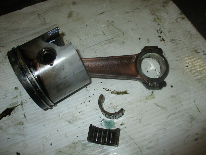 Mercury Optimax 2.5L 135hp outboard starboard piston and rod (644-818141)