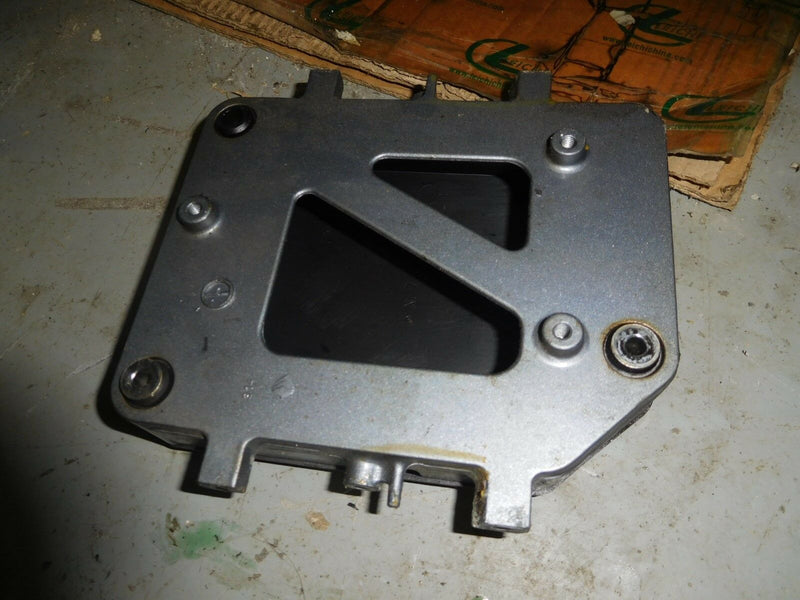 1993 Yamaha outboard V4 130 hp 130TXRR CDI cover and mount plate
