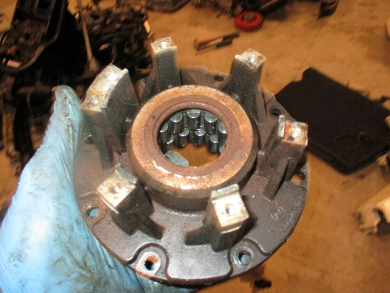 Evinrude Ficht 225hp 2 stroke outboard upper crankshaft bearing carrier (344743-