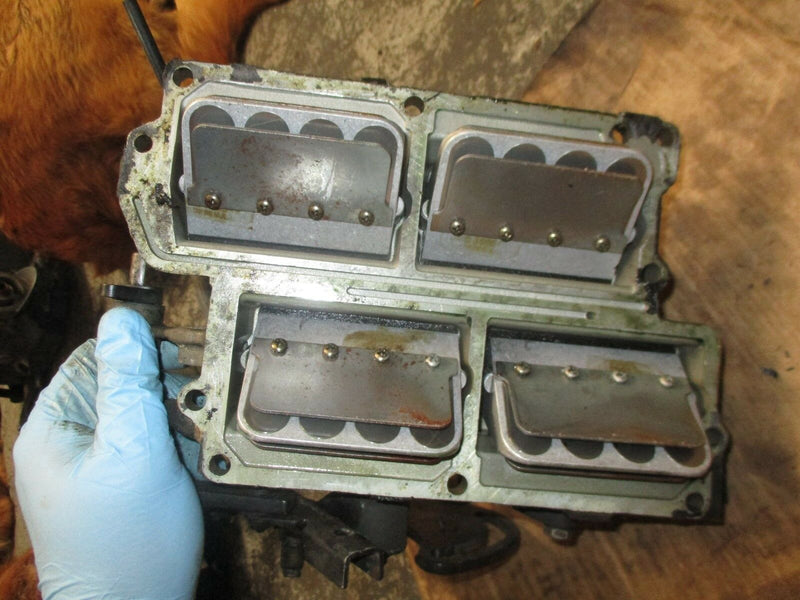 1995 Evinrude 88hp special outboard intake manifold with reeds 186549