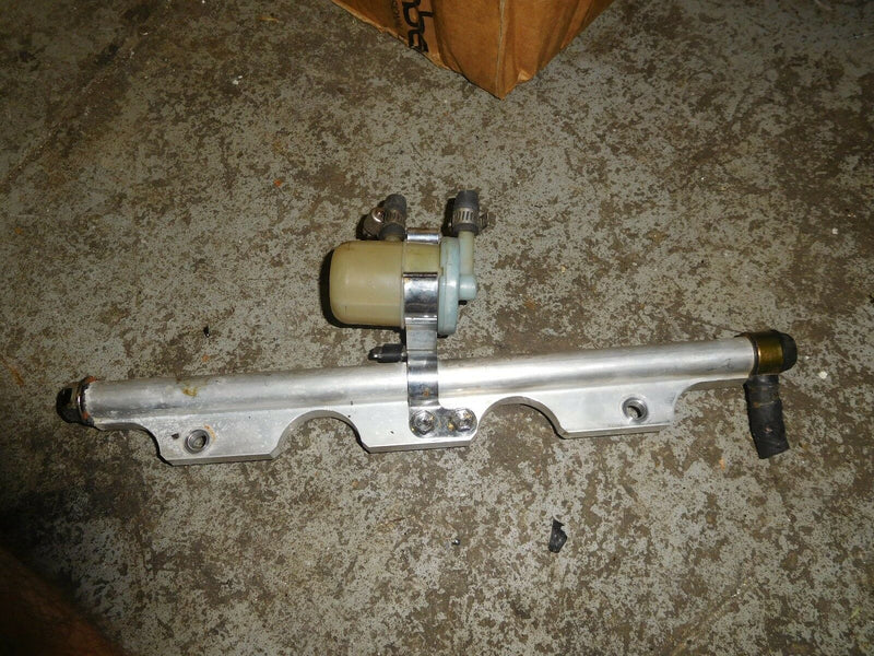 2001 Suzuki Outboard DF90 Fuel Rail 15750-90J00